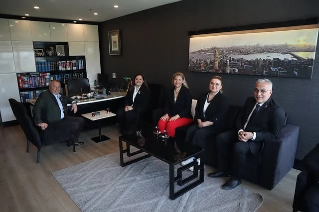 Afyonkarahisar Belediye Başkanı Köksal, Milletvekili Olgun