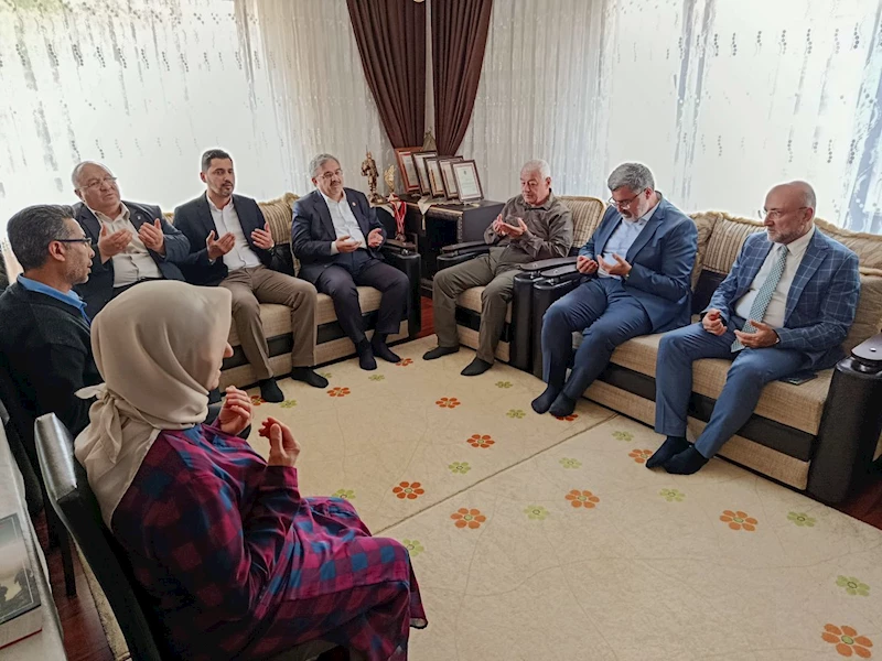 Ak Parti Afyonkarahisar İl Başkanı Şahin, Şehit Ailesini Ziyaret Etti