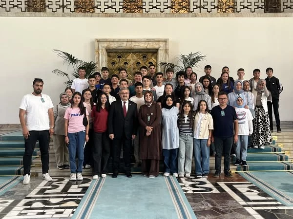 Afyonkarahisar Milletvekili Yurdunuseven, İhsaniye Öğrencilerini TBMM