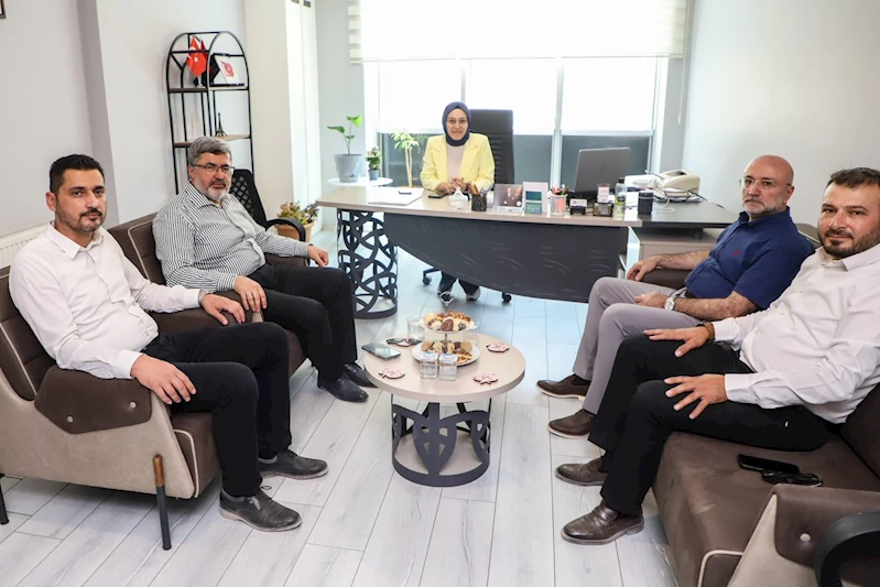 Ak Parti Afyonkarahisar İl Başkanı Şahin, Yeni İş Yerini Ziyaret Etti