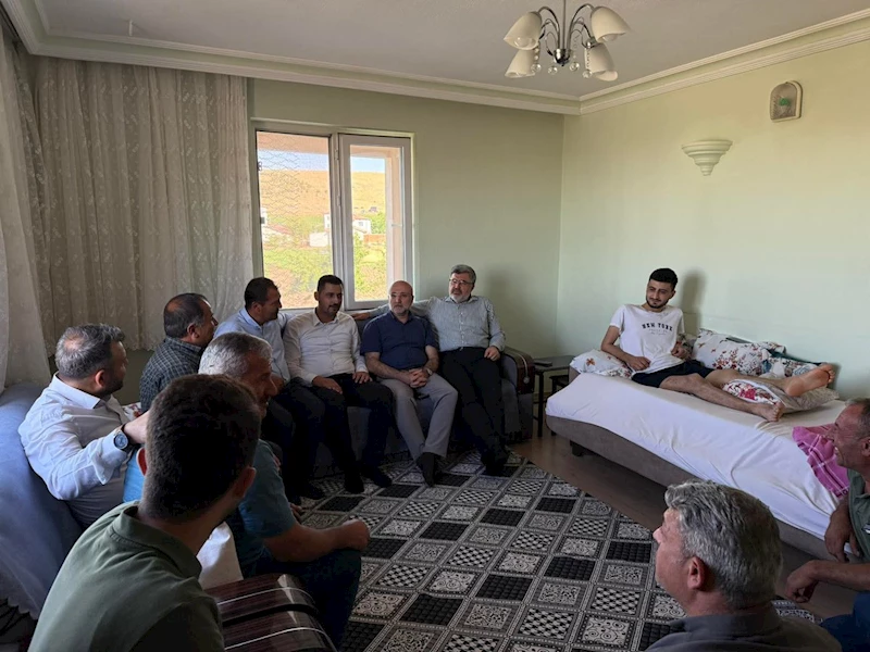 AK Parti Afyonkarahisar İl Başkanı Şahin, Kaza Geçiren Emre Derebey