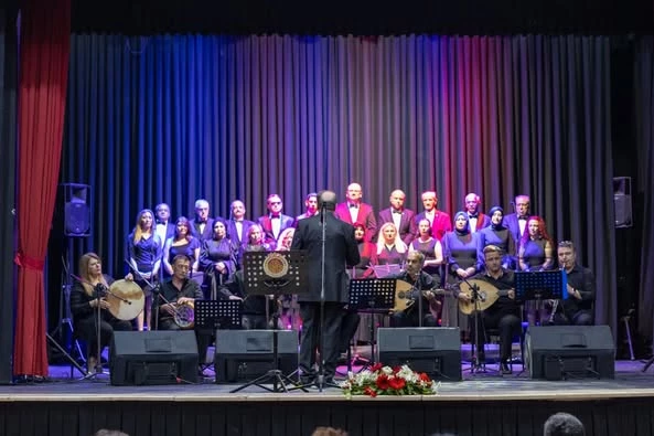 Afyonkarahisar Belediyesi Musiki Eğitim Merkezi Konseriyle Şehir Tiyatrosunu Coşturdu