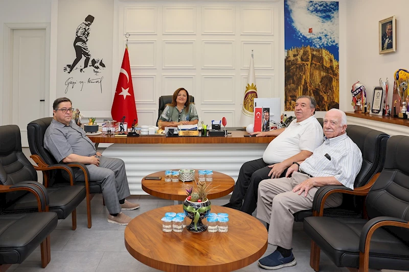 Afyonkarahisar Belediye Başkanı Köksal, Sandıklı Eski Belediye Başkanı Baştuğ ile Görüşme Gerçekleştirdi