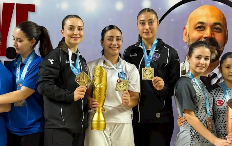 Afyonkarahisar Belediyesi Karate Takımı Şampiyon Oldu