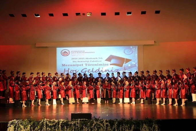 AFSÜ Diş Hekimliği Fakültesi 3. Dönem Mezunlarını Verdi