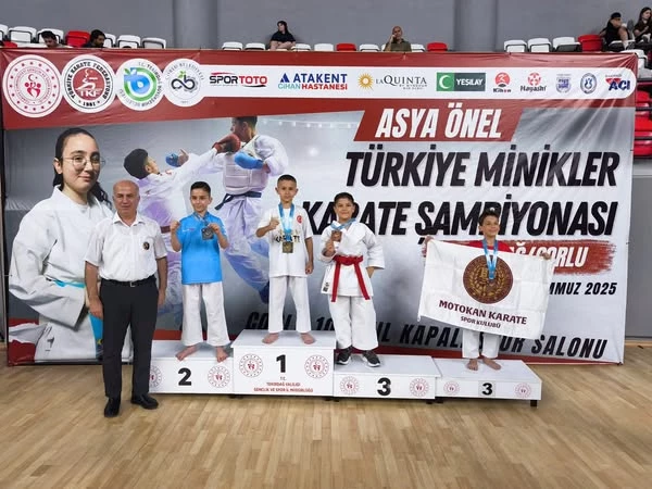 Afyonkarahisar Karatecileri Türkiye Şampiyonası’nda Tarihi Başarı