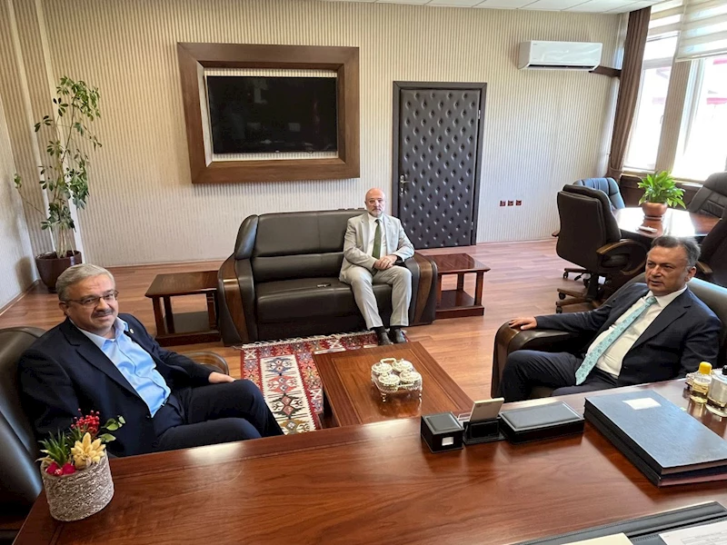AK Parti Afyonkarahisar İl Başkanı Şahin, AFSÜ Rektör Vekili Şenocak