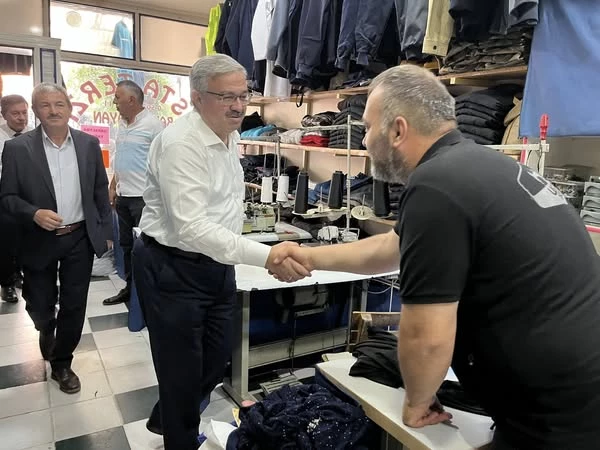 Afyonkarahisar Milletvekili Yurdunuseven Çay Esnafıyla Buluştu