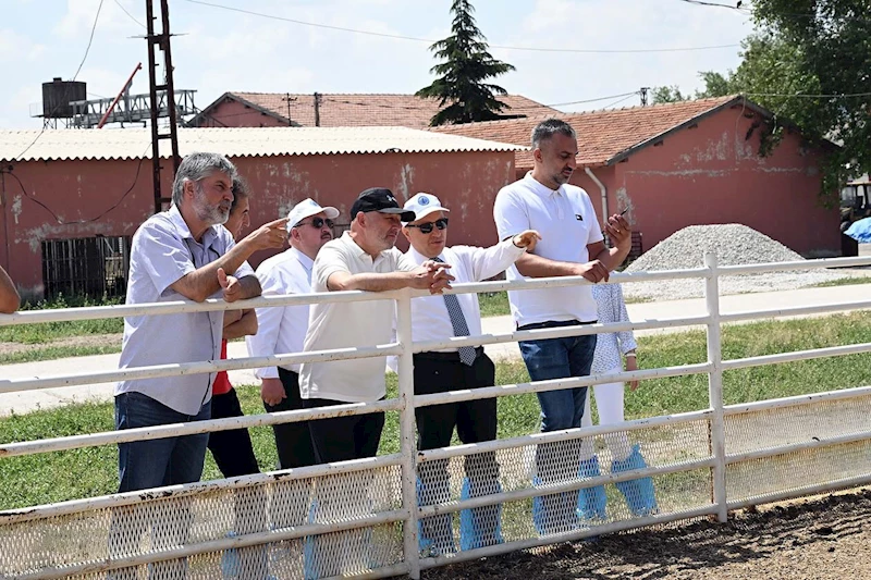 Afyon Kocatepe Üniversitesi Eğitim Araştırma ve Uygulama Çiftliği’ne Önemli Ziyaret