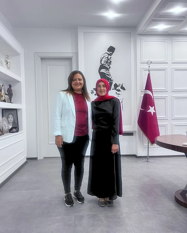 Afyonkarahisar Belediye Başkanı Burcu Köksal, Masterchef Yıldızı Ayşe Ekiz ile Görüştü