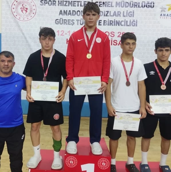 Afyonkarahisar Güreşçileri Türkiye Şampiyonasında Parıltı Yaktı