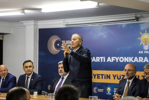 AK Parti Afyonkarahisar Teşkilatı, Cumhurbaşkanı Erdoğan Liderliğinde Güçlü Türkiye Hedefine Yönelik Toplantı Yaptı