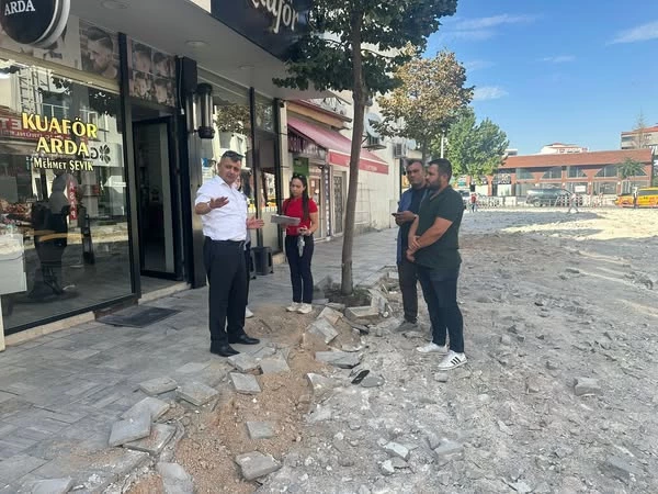 Emirdağ Meydanı Yenileniyor: Başkan Koyuncu Çalışmaları İnceledi