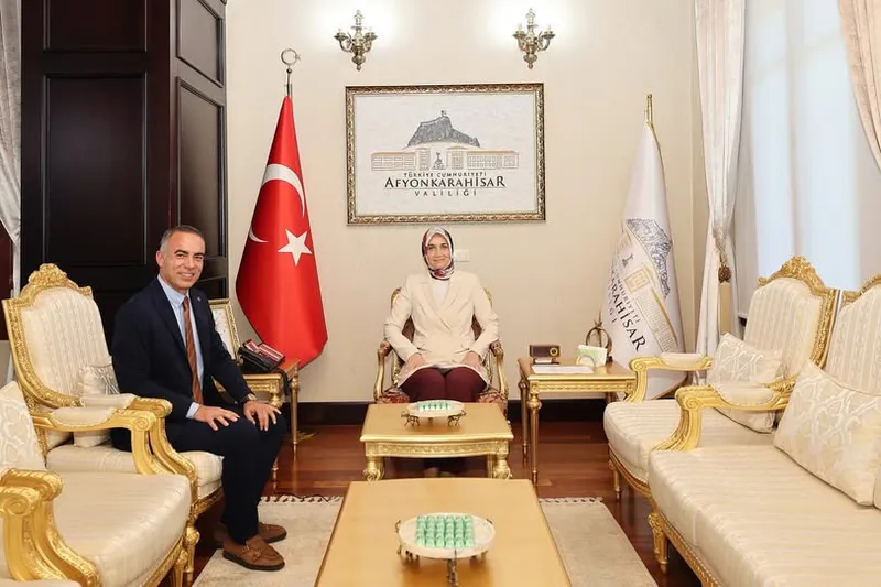 Afyonkarahisar Valisi Yiğitbaşı, Özpet Yönetim Kurulu Başkanı Özsoy'u Ağırladı