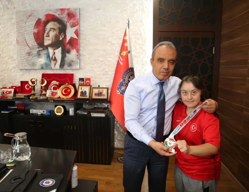 Afyonkarahisar Emniyet Müdürlüğünü Milli Sporcu Ziyareti