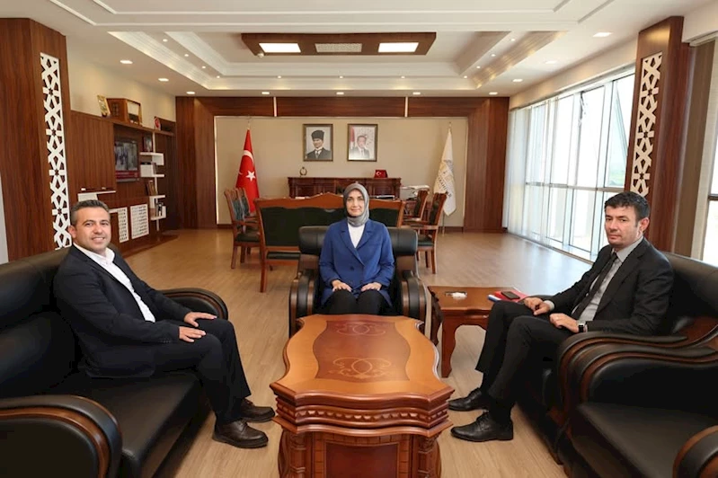 Afyonkarahisar Valiliği Makamında Ziyaretçi Akını