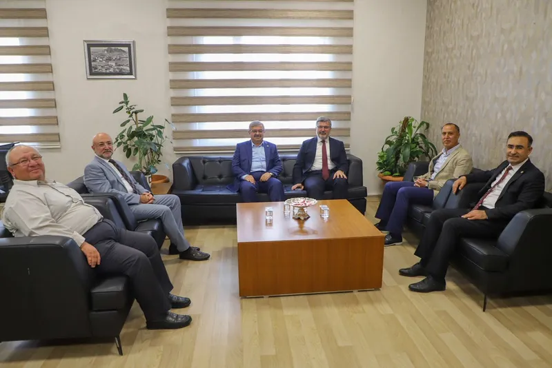 AK Parti Afyonkarahisar İl Başkanı Turgay Şahin, Afyonkarahisar Devlet Hastanesi Başhekimi Op. Dr. Osman Acar