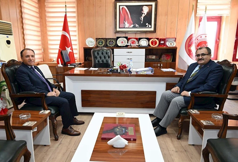 Afyon Kocatepe Üniversitesi Rektörü Karakaş