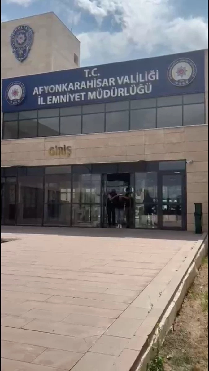 Afyonkarahisar Emniyetinden Sosyal Medya Denetimi: Tepki Çeken Karara Müdahale
