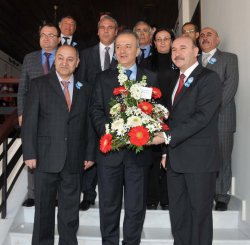 Üreten ve vergisini veren bir iliz