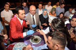 Sünnet Şöleninde ünlü sanatçı coşturdu