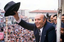 Süleyman Demirel öldü!