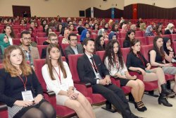 AKÜ ünlü doktorları misafir etti