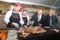 Etçi Baba muhteşem bir törenle açıldı